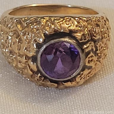 MaxSold Auction: This online auction features gold rings, comics, watch, dinner rings, Pandora bracelet & charms, vintage jewelry, outerwear, power tools, hockey collectibles, small kitchen appliances,  sunglasses, pet stroller, exercise equipment, and much, much, more!!