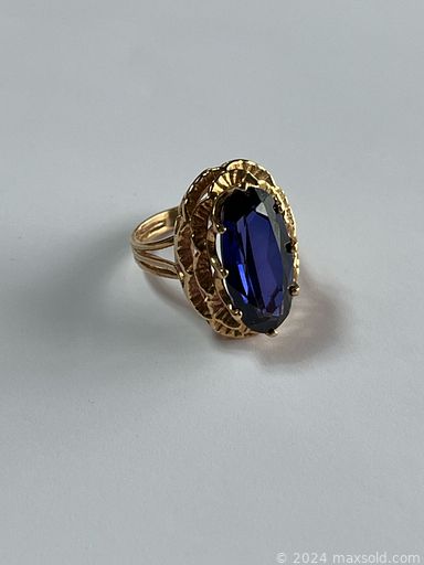 MaxSold Auction: This online auction features NIB fitness gear, golf clubs, coins, gold & gemstone jewelry, watches, area rugs, collector plates, wingback chairs, art pottery, wicker furniture, live plants, curio cabinet, Byers’ Choice carolers, Royal Doulton figurine, costume jewelry, and more!