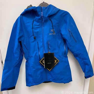 MaxSold Auction: This online auction features men’s, women’s & kids clothing, cell phones, Georg Jenson collectible ornament, Willow Tree figures, pet products, watch, telescope, Pokemon cards, collectible cards, new beauty products, craft supplies, smart watch, jewelry, art supplies, grow light, and much more!n