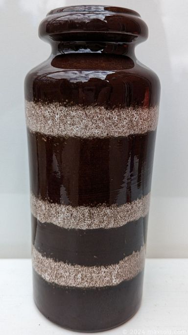 MaxSold Auction: This online auction features wicker stools, mirrors, acrylic swag lamp, teak furniture, metal art, BMP, vintage stacking chairs, art pottery, antique light fixture, antique oil lamps, Alienware,  rosewood veneer wall units, and much, much, more!!