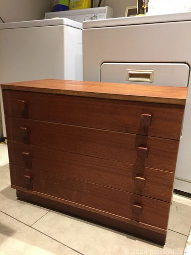 MaxSold Auction: This online auction includes vintage rocking chairs, vintage teak drawers, baby chairs and other furniture, linens, vintage banker’s lamp, wall art, kids bike, vintage telephones, printer, suitcase, Royal Winton china set, vintage books, china, Toby mugs, clothing and more!