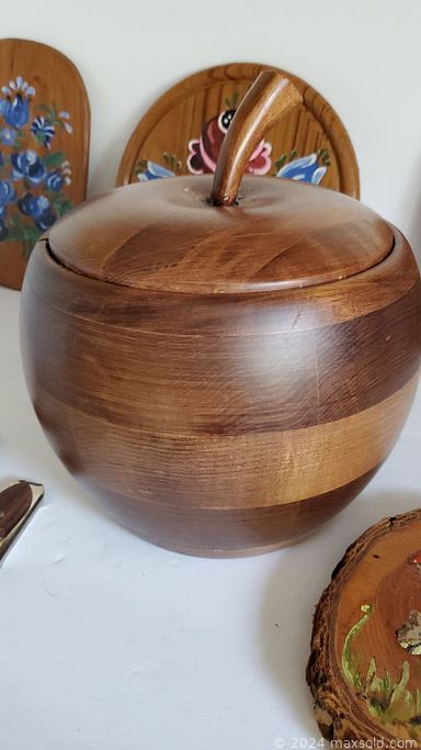 MaxSold Auction: This online auction features coins, vinyl records, area rug, vintage porcelain figurines, decorative plates, vintage books & maps, board games, sports equipment, toys, vintage Asian jewelry, vintage Life magazines, small kitchen appliances, vintage barrel liquor cabinet, antique stereo strips, comics, sewing machine, fabric, collectible spoons, children’s books, puzzles and much more!!