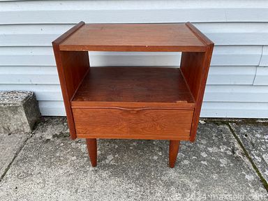 MaxSold Auction: This online auction includes a furniture such as a teak table, wheeled stand, chairs and others, caulking tools, hardware, computer desk, vintage Singer sewing machine attachment, kitchenware, small kitchen appliances, crystalware, brass flatware, pottery, DVDs, vinyl records, books, stoneware, lamps, vintage Zenith radio, yard tools, Royal Albert and other china, Gund, Paddington and other stuffed toys, Barbies, egg decor, vintage clock and many more!