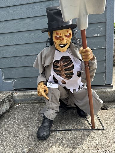 MaxSold Auction: This online auction includes Halloween animatronics, props, Gemmy display lights and other seasonal decor, Harley Davidson clothing and motorcycle gear, Harley Davidson pins, Hanes shirts, tomato trellis, CGEAR mat, Le Creuset casseroles, tires, fog machine and more!