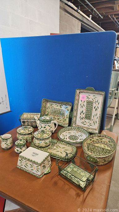 MaxSold Auction: This Charity/Fundraising Online Auction features small kitchen appliances, new Pampered Chef items, Valerie vases, Temp-tations dishware, art pottery, Willow Tree figurines, art glass, light therapy, Sadler teapot, cameras, Lodge cast iron, crocks, and much, much, more!!!