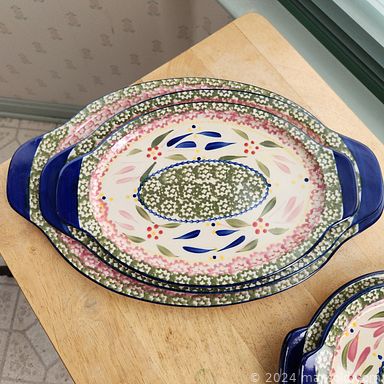 MaxSold Auction: This online auction features small kitchen appliances, cookbooks, office supplies, digital cameras, Temp-tations dishes, art pottery, wall masks, Frank Frazier artwork, novelty teapots, riding boots, women’s clothing, wooden statues, and much, much, more!!!