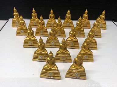 MaxSold Auction: This online auction features Thai amulets, children\'s books, Playboy magazines, end table, computer chair, camera tripods, pet coats, recording screen, Toshiba tablet cradles, comic books, trading cards, Hot Wheels, commercial Tennis net, Chinese room divider, Tennis rackets, random CDs, cassettes, vinyl records, Royal Doulton figures, Walt Disney photos, costume jewelry, vintage camera equipment, Star Wars items, CCM breeze bike and much more!