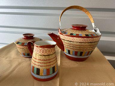 MaxSold Auction: This online auction features board games, puzzles, decanter set, art glass, coffee table books, steins, costume jewelry, antique Belleek, MCM Thai bronzeware, souvenir spoons, Hummels, antique mantel clock, upright piano, rolltop desk, brass rubbings, and more!!