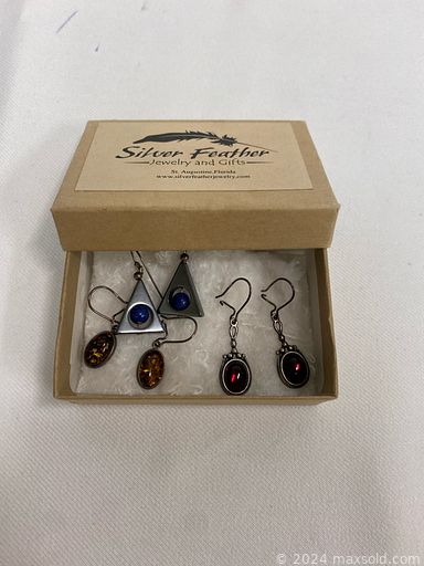 MaxSold Auction: This online auction features Paulina Lucie abstract, vinyl records, DVDs, jewelry, framed artwork, sports trading cards, art glass, CDs, miniature soldiers and much more!