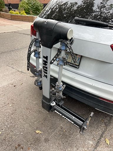 MaxSold Auction: This online auction features bass guitar, amp, men’s hats & footwear, video games, camera, watches, Phil Webb artwork, decorative plate, skis, air scrubber, and more!