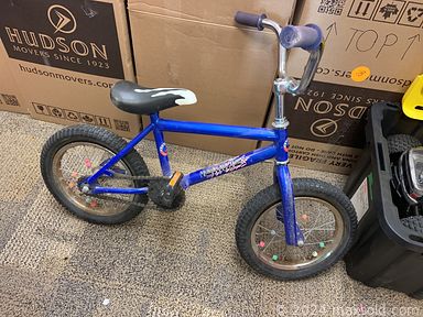 MaxSold Auction: This online auction includes furniture such as folding chairs, gaming chairs, kitchen cabinets and IKEA shelving units, baskets, NIB towel racks, costume jewelry, storage, toys, Lego, art supplies, children’s bicycles, ceramics, clothing, exercise equipment and much more!