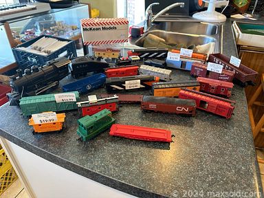 MaxSold Auction: This online auction features Yamaha keyboards, art supplies, doll collection, board games, train set, Legos, vintage toys, comics, puzzles, children’s books, Star Wars collectibles, draft beer handles, DVDs, and much, much, more!!!