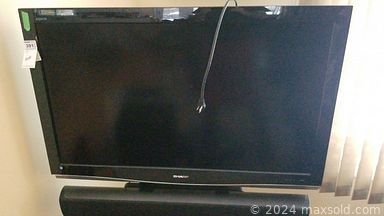 MaxSold Auction: This online auction features 46” Aquos TV, framed artwork, Wedgwood, Beswick, model train sets, sterling silver, furniture such as armchairs, loveseats, wood china cabinets, and MCM dresser, wine-making equipment, Casio keyboard, home decor, cameras, linens, lamps, small kitchen appliances, kitchenware, glassware, vinyl records, power tools and much more!