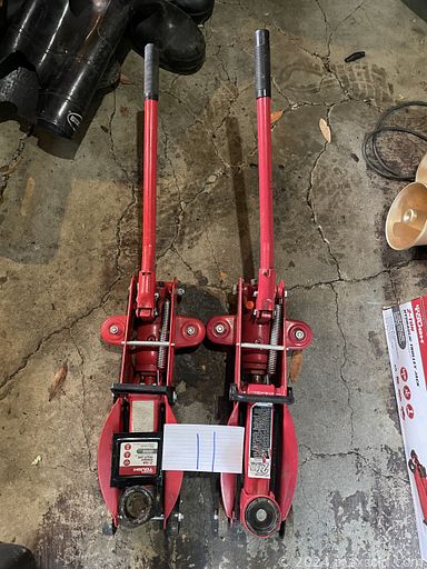 MaxSold Auction: This online auction features heavy-duty wrenches, hand tools, wood chisels, snow chains, hydraulic jacks, electric yard tools, power tools, art pottery, copper pots, Ugo Baracco lithographs and much more!