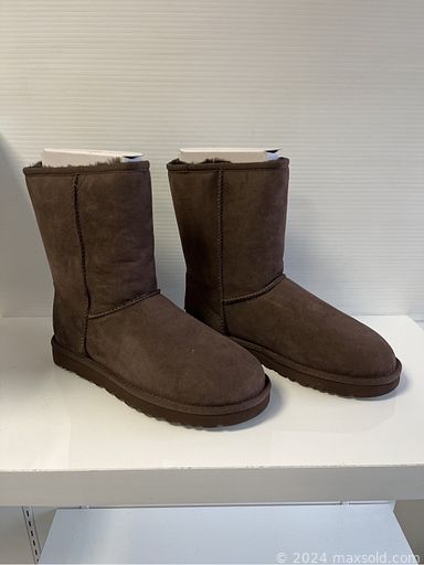 MaxSold Auction: This online auction features NIB UGG boots, NIB unisex boots, NIB men’s & ladies\' shoes, NIB Orthofeet shoes, new ladies\', men’s & kids\' Comfort shoes, new boot trees, and much, much, more!!!