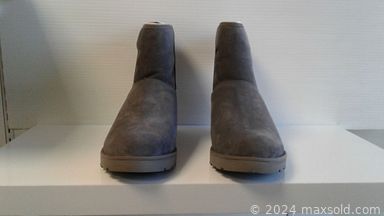 MaxSold Auction: This online auction features new women’s and men’s shoes and boots such as UGG, Franco Sarto, Gabor Nappa, Steve Madden, Michael Kors, Birkenstock and much more!