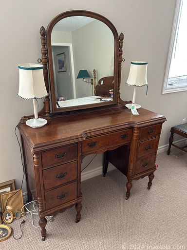 MaxSold Auction: This online auction features office supplies, DVDs, bamboo tables & chairs, desk & chair, printer, decanters, costume jewellery, watches, beauty products, 4-poster bed, vanity, electric fireplace, Toby Jug, small kitchen appliances, proof set coins, banknotes, and much, much, more!!!