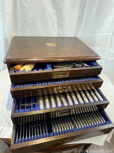 MaxSold Auction: This online auction features antique dolls, vintage smoking pipes, vintage hats, garden art, wrought iron bed frame, antique safe, violin, teacup/saucer sets, crystal figurines, NIB vintage die-cast cars, art glass, estate jewellery, antique postcards, Empire-style carved sofas, cedar chest, area rugs, vinyl records, vintage table top hockey game, woodblock prints, comics, Chinese string instrument, fantasy swords, and much, much, more!!!