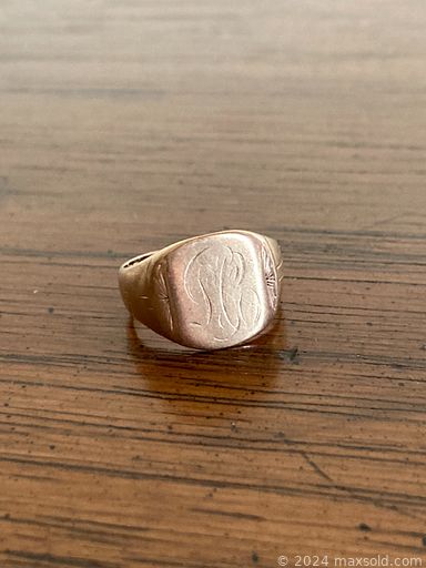 MaxSold Auction: This online auction features crystal chandelier, gold jewelry, Evesham, samovar, cookie jars, collectible plates, teacup/saucer sets, vintage Kaiser vase, novelty bottle stoppers, watches, costume jewelry, art glass, perfume bottles, Hull pottery,  scarves, outerwear, women’s shoes & boots, metal wall sculpture, Drexel Velero bedroom furniture, sports collectibles, vintage books, nesting dolls, vintage brass pieces, and much, much, more!!!n