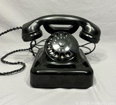 MaxSold Auction: This online auction features Ikea mannequins, vintage Chinese wall hanging, teacup/saucer sets, art nouveau mirror, art glass, vintage Pyrex, vintage Venetian Carnival masks, decanter set, art pottery, novelty teapot, telescope, milk glass, and much, much, more!!!