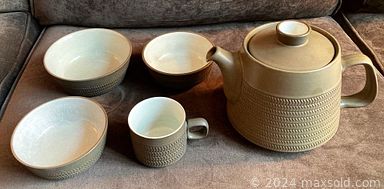 MaxSold Auction: This online auction features sports trading cards & stickers, sports collectibles, autographed NHL cards, non-sports collectible cards, vintage patches, collectible figurine, Star Trek collectibles, stamps, banknotes, and much, much, more!!