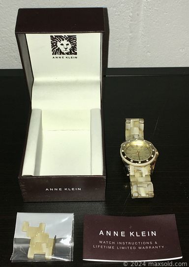 MaxSold Auction: This online auction includes sterling silver, antiques such as linens, steamer trunk, glassware, crystalware and carved oak console, Wedgwood, Aynsley, walnut games table, golf clubs, and much more!