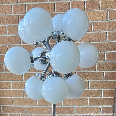 MaxSold Auction: This online auction includes vintage Mallo-ware, vintage tea sets, Royal Doulton and other china, MCM lamps, Majolica ware, Blue Mountain style vase, mannequins, wall art, kitchenware, Cats Meow decor, Fire King lustreware, Robert Bateman print and other wall art, Jadeite saucers, West Elm lamp, brassware, vintage Empisal knitting machine, Kenmore serger, Carolina rope hammock and much more!