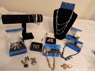 Auction 108833 (2 of 4)