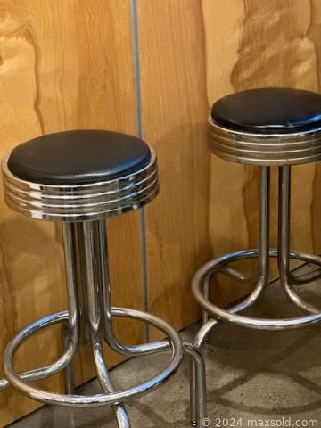 MaxSold Auction: This online auction features art glass, spaghetti lamps, sleigh & snow shadow box, vintage ornaments, Venetian ball mask, vintage ceramic Christmas trees, vinyl records, vintage bar stools, Pyrex glass pots, wicker headboard, vintage biscuit jar, art pottery, vintage hand knit sweaters, souvenir collection, vintage toys, and much, much, more!!!