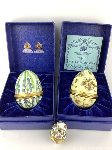 MaxSold Auction: This online auction features wedding ring set, vintage gold jewelry, antique pocket watches, vintage costume jewelry, stair lift, vintage vanity set, antique teapots, vintage Cloisonne pieces, vintage pill boxes, women’s clothing & shoes, vintage books, vintage perfume bottles, art glass, vintage enamel eggs, uranium glass, wicker furniture, and much, much, more!!!