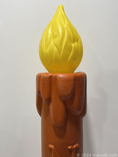 MaxSold Auction: This online auction features furniture such as a teak MCM wall unit, MCM teak table, vintage peacock chair and others, seasonal decor, Dansk and Le Creuset, rugs, vintage mushroom lamp, vintage wood sled, vases, 1970s sewing basket, figurines, vintage microscope, lamps, vintage sweater, MCM art, Wyndham coffee set, vintage Christmas wrapping paper, vintage electronics and much more!