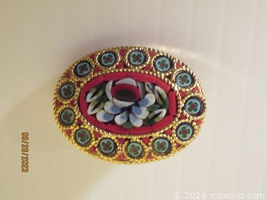 MaxSold Auction: This online auction includes antique art, boxing memorabilia, vintage Chinese decor, costume jewelry, mantel clocks, furniture such as Henredon coffee table, Brandt chest, and side tables, table lamps, stoneware, glassware, Dell monitors, DVDs, Xbox, PS2 and GBA video games, GE induction cooktop, and much more!