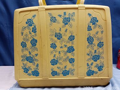 MaxSold Auction: This online auction features wall art, vintage sewing machine, crystalware, matchbox cars, vintage toys, Coca-Cola collectibles, silver plate, pottery, Department 56, sterling silver jewelry and much more!