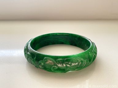 MaxSold Auction: This online auction features collection of gold jewelry, sterling silver jewelry, precious and semi-precious stone jewelry and much more.