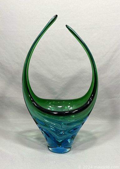 MaxSold Auction: This online auction includes an MCM tubular frame lounge chair, MCM folding bar cart, side tables and others, art glass, Murano glass, Belleek and other vases, pottery, Noritake and other china, vintage chrome lamp, pins, wall art, books, accessories, kitchenware, small kitchen appliances, vintage Ontario license plates, garden stools, Moosehead electric sign, space age chandelier, electronics, toys, vinyl records and more!