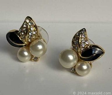 Auction 106211 (1 of 4)