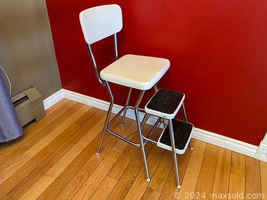 MaxSold Auction: This online auction features wicker furniture, teak furniture, comics, puzzles, non-sports trading cards, vintage yearbooks, teacup/saucer sets, wood carvings, vinyl records, synthetic wigs, pashmina scarves, Sadek porcelain bird figurines, Toby jugs, art glass, BMP vases, outerwear, and much, much, more!!