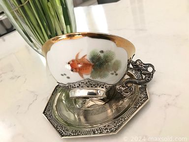 MaxSold Auction: This online auction features art glass, gold/gemstone rings, teacup/saucer sets, vintage perfume lamp, silver jewellery, antique jewellery, antique Whimsies, antique apothecary chest, Carnival glass, nesting dolls, S & P shakers, antique zither, coins, antique samavor, antique oak desk, antique art pottery, Quebec floor lamp, Lladro figurines, cranberry glass, Wade pottery, thimble collection, Moorcroft vase, and much, much, more!!!