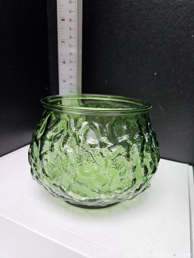 MaxSold Auction: This online auction features leather furniture, plant pots, beauty products, speaker systems, party supplies, men’s & women’s clothing, hand tools, craft kits & supplies, souvenir spoons, office supplies, pet products, yard art, folding bike, fabric, Royal Albert china, coins, bank notes, tokens, marbles, children’s books, perfume bottles, charm bracelets, costume jewelry, watches, fishing gear, vinyl records, DVDs, sports trading cards, vintage books, crock, and much, much, more!!!n