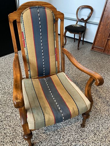 MaxSold Auction: This online auction includes new LG fridge, vintage jewelry, light fixtures, furniture such as Bentwood chairs, Cavavin wine fridge, IKEA desk, computer desk and side tables, LG washer, LG dryer, fine china, CDs, vinyl records, framed art, French double doors, and more!