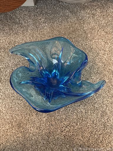 MaxSold Auction: This online auction features Belleek china, Hummel figurines, art glass, vintage Dollstone collection, Capodimonte china, Royal Doulton figurines, Fenton glass, Moorcroft, teacup/saucer sets, vintage decorative plates, garden art, electric organ, and much, much, more!!!