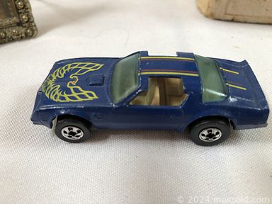 MaxSold Auction: This online auction features Headphones, Large Fan, Wood snack table, Dog Gate, rugs, Sound link, TV stand, Bakeware, Silver-plated Items, 3 drawer, Dual Charger, China Collection, Sony handy cam, Hayden painting, FM radio, Cup tops, serving trays and much more!