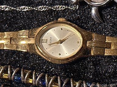 MaxSold Auction: This online auction includes bicycles, linens, wall art, jewelry, accessories, shoes, Cats Meow villages, Sony Discman and other electronics, MCM nightstands, ladders, knitting needles, vintage books, snowmen decor, Star Trek and other space memorabilia, Wedgwood, pottery, vintage glass, china, Lego toys, candles, wall art and much more!