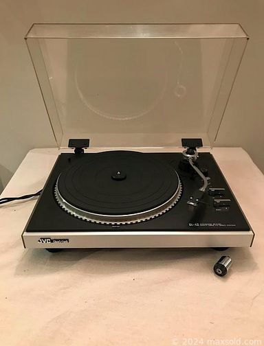 MaxSold Auction: This online auction features art glass, Lladro figurine, MCM Faberge-style egg, art pottery, ginger jar, vintage serigraph, vintage framed art, perfume bottle, Royal Doulton figurine, vintage dishes, laserdiscs, vinyl records,  decanter, cookie jar, vintage PEZ collection, Star Wars collectibles, vintage toys, costume jewellery, watches, gold jewellery, women’s clothing, and much, much, more!!!n