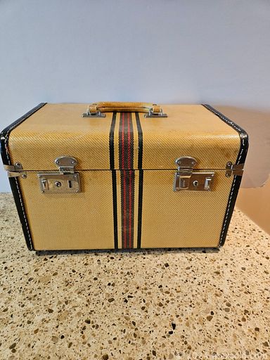 MaxSold Auction: This online auction features leather furniture, plant pots, beauty products, speaker systems, party supplies, men’s & women’s clothing, hand tools, craft kits & supplies, souvenir spoons, office supplies, pet products, yard art, folding bike, fabric, Royal Albert china, coins, bank notes, tokens, marbles, children’s books, perfume bottles, charm bracelets, costume jewelry, watches, fishing gear, vinyl records, DVDs, sports trading cards, vintage books, crock, and much, much, more!!!n