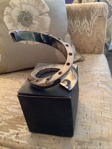 MaxSold Auction: This online auction features vintage stone carvings, vintage watches, teacup/saucer sets, Royal Doulton figurines, miniature Beijing opera masks, art glass, men’s & women’s clothing & shoes, egg cup collection, vintage cedar chest, vintage jewelry, vintage Pyrex, pet products, exercise equipment, TV, desk & chair, area rug, office supplies, and much, much, more!!!