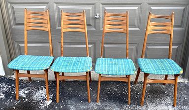 MaxSold Auction: This online auction features teak dining chairs, Ugo Zaccagnini pottery lamp, art glass, vintage Chinese porcelain planter, MCM furniture, The Beatles vinyl records, vintage Pyrex, vintage Bossons chalkware, vintage Hoselton statues, vintage W Germany vases, vinyl records, Moorcraft bowl, DVDs, vintage bronze sculptures, sports trading cards, teacup/saucer sets, vintage perfume bottle and much more!