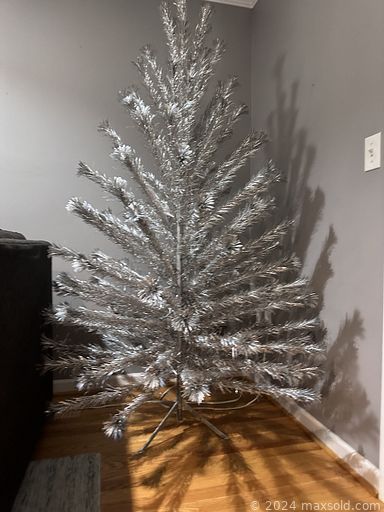 MaxSold Auction: This online auction features patio furniture, Hitchcock chairs, area rugs, sports trading cards, Wallace collectible bells, nesting dolls, jewelry, puzzles, power & hand tools, magazines, postcards, coins, vintage cameras, vinyl records, Hummel Christmas bells, collectible plates,  Dept 56 collectibles, Hummel ornaments, and much more!!