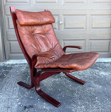 MaxSold Auction: This online auction features vintage leather chairs, brass floor lamps, art glass, vintage Lilliput Lane village, video game consoles & games, Star Wars collectibles, toys, coins, banknotes, small kitchen appliances, Robert Bateman print, vintage Hoselton sculptures, wall masks, vintage Pyrex, men’s clothing & shoes, and much, much, more!!!