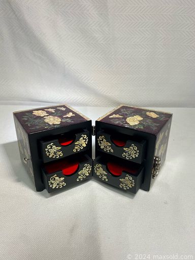 MaxSold Auction: This online auction features Paulina Lucie abstract, vinyl records, DVDs, jewelry, framed artwork, sports trading cards, art glass, CDs, miniature soldiers and much more!